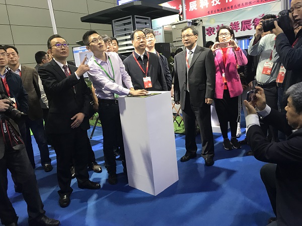 ȫ���r���ƏV���Ą�������Ρ��S�l�x�����κ��Ї��r�I���g�ƏV�f����������L�^Ħ�x��y�󔵓�ƽ�_�c�����b��