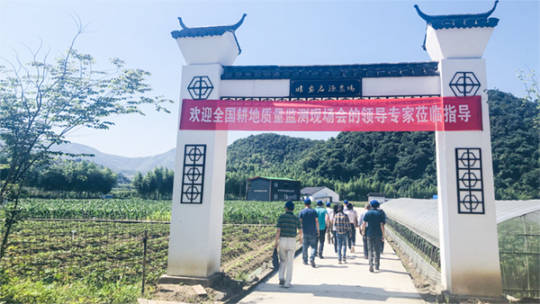 監(jiān)測(cè)點(diǎn)觀摩現(xiàn)場(chǎng)