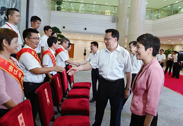 ʡί��ӛ��ʡ�˴�ί������Ԭ��܊��ʡί����ӛ��ʡ�L���ŝ�����ʡ�r�I�Ƽ�ͻ��ؕ�I�ߺ����M������