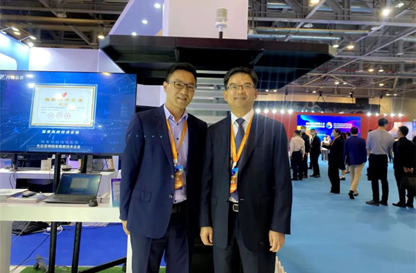 ���ݹ����^ί��ӛ��־���c�����L���ꖺ�Ӱ